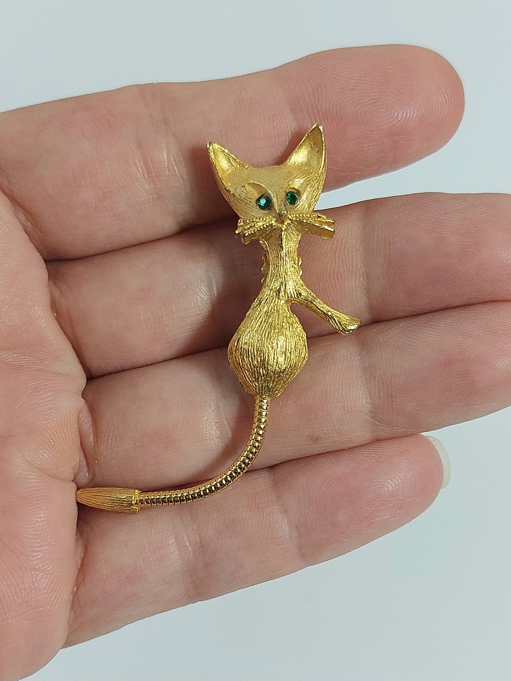 Vintage Gold Tone Metal Cat Brooch Pin w/ Green Eyes, Long Tail Animal Jewelry